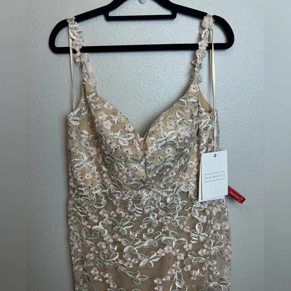 $798 NWTs Mac Duggal FLORAL EMBROIDERED CORSET BODICE GOWN size 10 - Picture 6 of 13